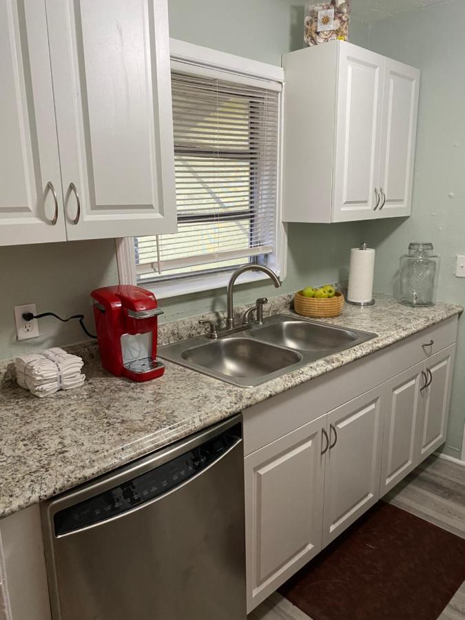 3 Bedroom House Fenced Backyard Private Patio Areas Grill Firepit Plenty Parking! Quick Access 10 Min To Beach Airport Delray West Palm Lake Worth Beach Kültér fotó