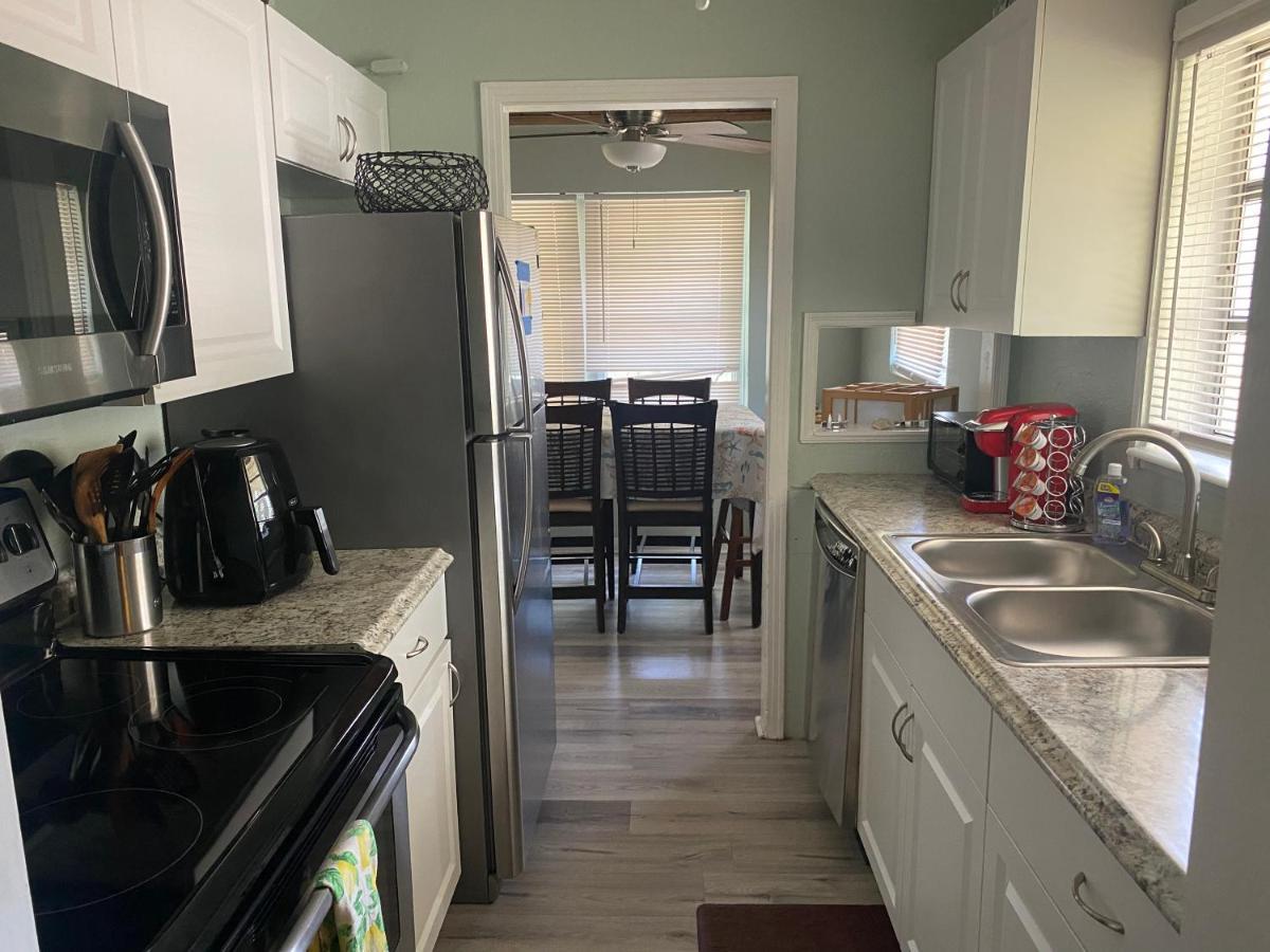 3 Bedroom House Fenced Backyard Private Patio Areas Grill Firepit Plenty Parking! Quick Access 10 Min To Beach Airport Delray West Palm Lake Worth Beach Kültér fotó