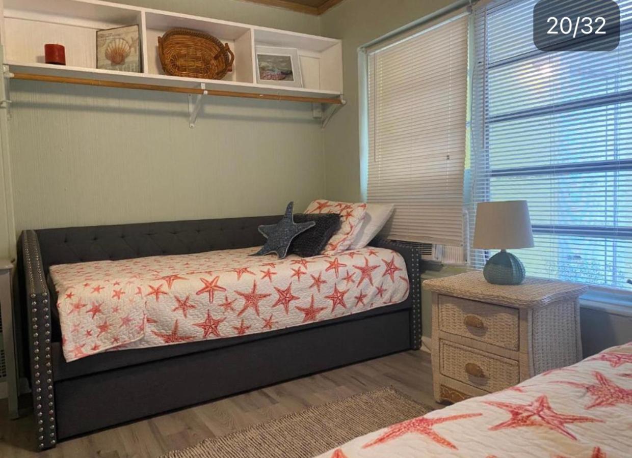 3 Bedroom House Fenced Backyard Private Patio Areas Grill Firepit Plenty Parking! Quick Access 10 Min To Beach Airport Delray West Palm Lake Worth Beach Kültér fotó