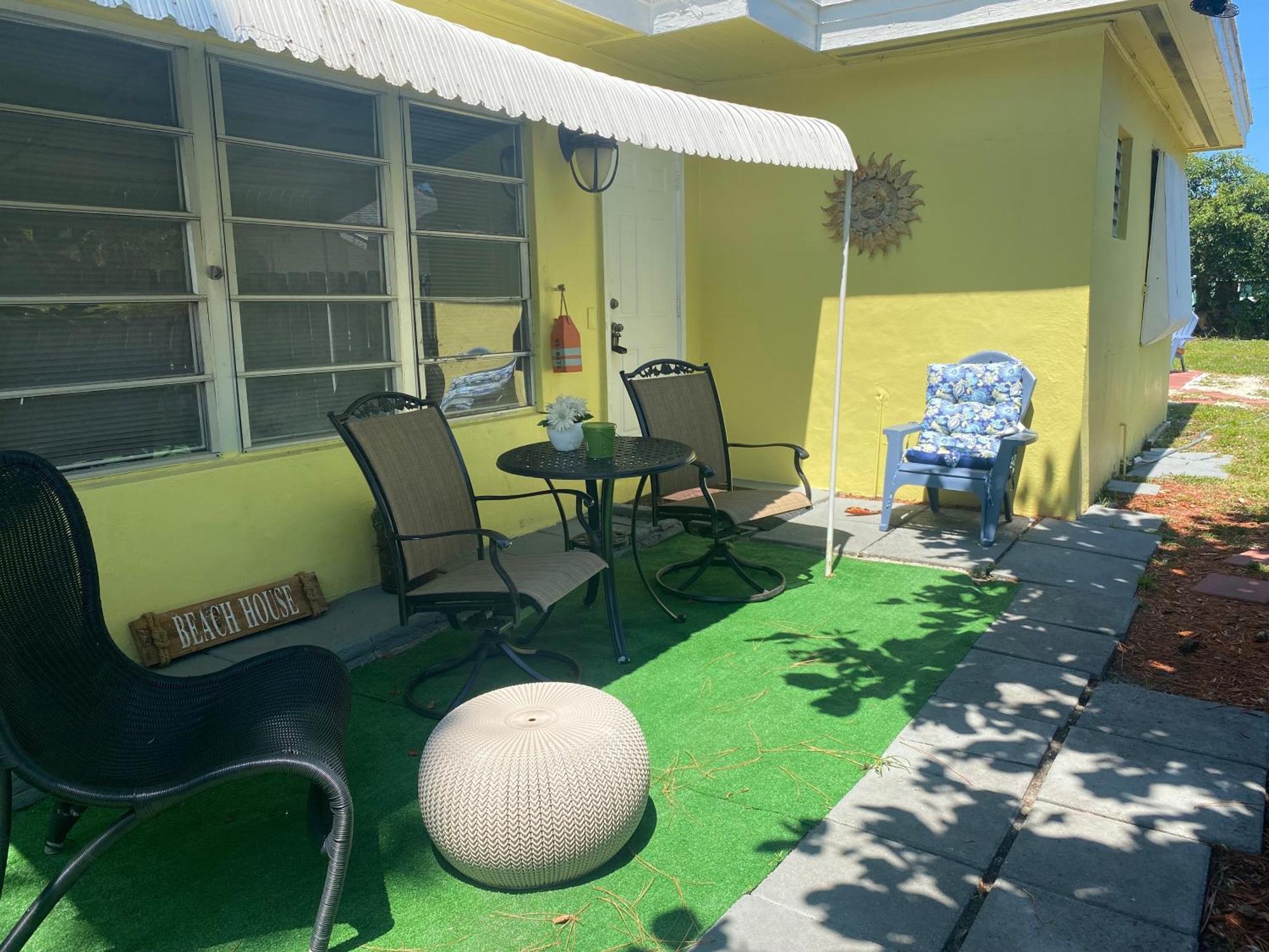 3 Bedroom House Fenced Backyard Private Patio Areas Grill Firepit Plenty Parking! Quick Access 10 Min To Beach Airport Delray West Palm Lake Worth Beach Kültér fotó